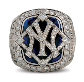2009 New York Yankees World Series Championship Ring   (Staff Ring)